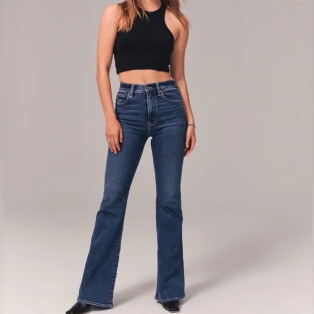 Abercrombie & Fitch The Flare Ultra High Rise Stretch Jean 29 Short/8 Short